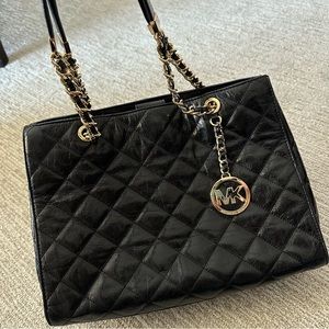 *BRAND NEW* Michael Kors patent leather tote chain bag